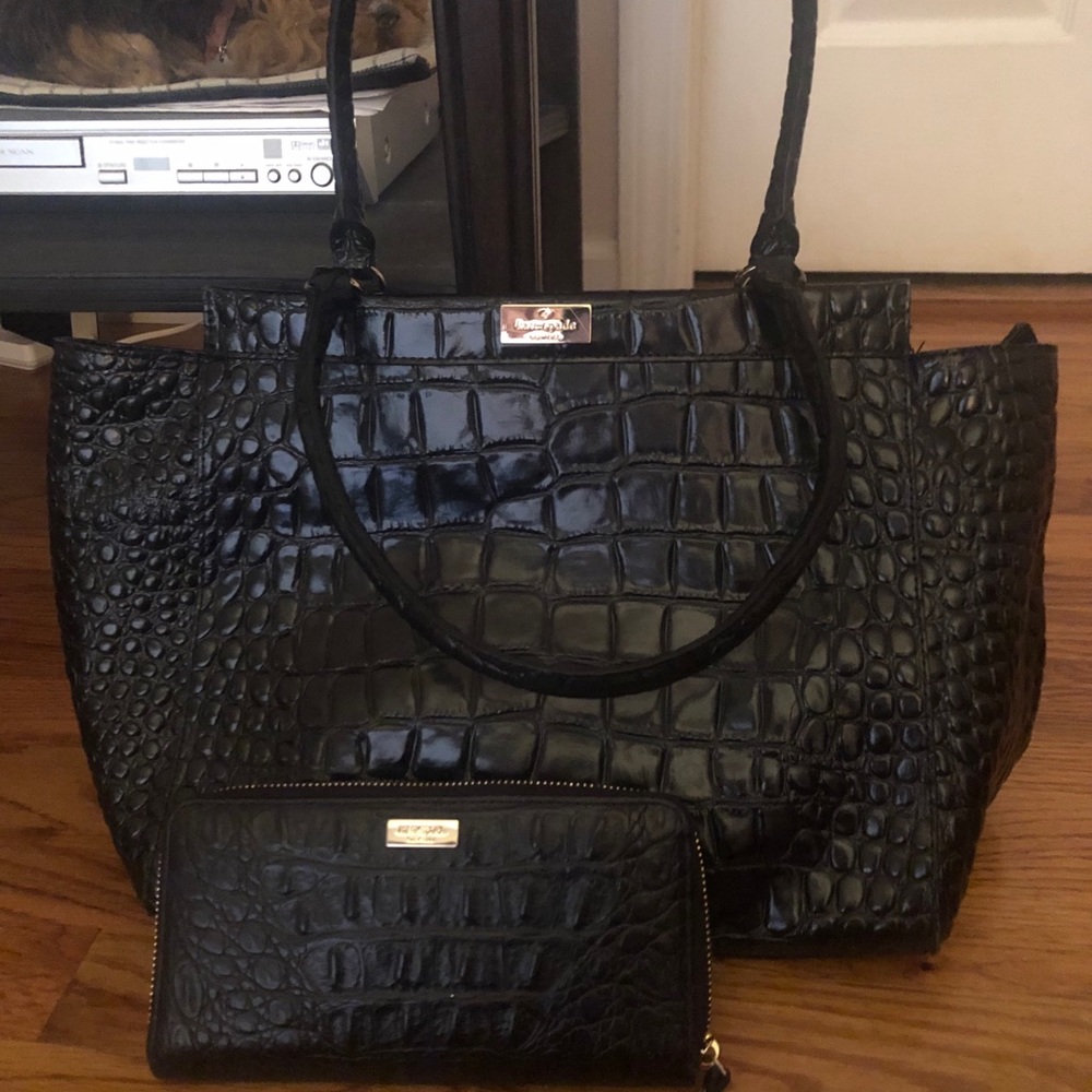 Like new Kate Spade handbag with matching wallet
